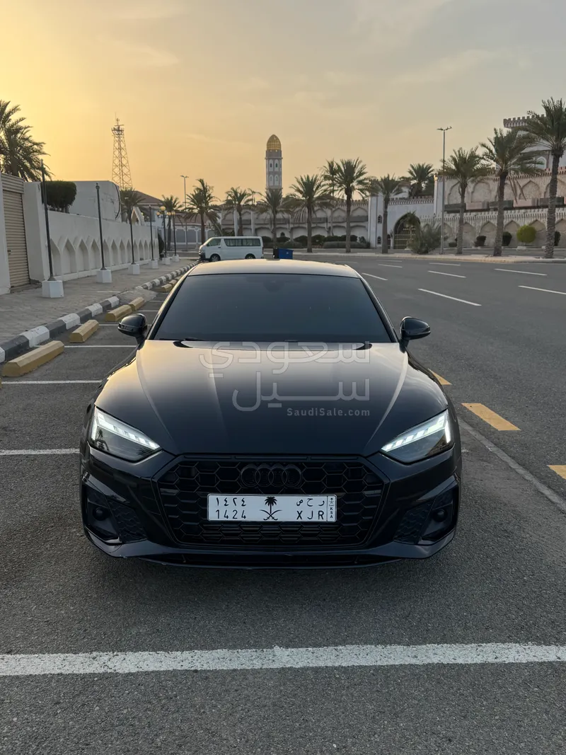2023 اودي اي 5 40 تي اف اس اي اس لاين
