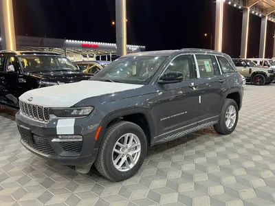 2025 جييب جراند شيروكي لاريدو