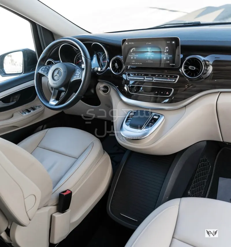 2022 مرسيدس - بنز في 250