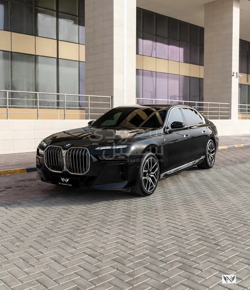 2024 بي ام دبليو الفئة السابعة 740 إل أي