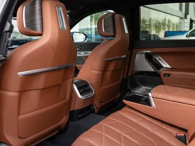 2024 بي ام دبليو الفئة السابعة 740 إل أي