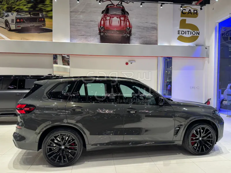 2024 بي ام دبليو الفئة اكس 5 إم