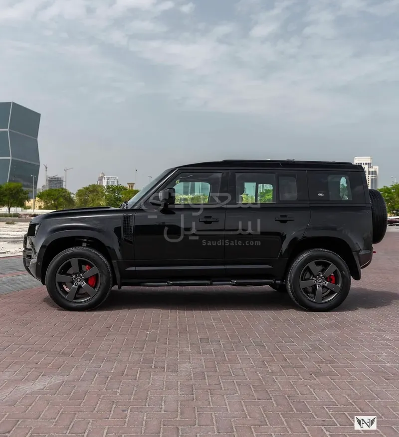 2023 لاند روفر ديفيندر اتش اس اي