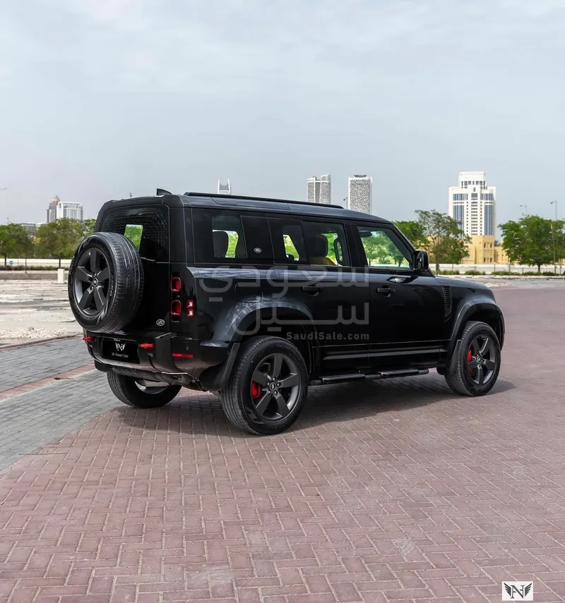 2023 لاند روفر ديفيندر اتش اس اي