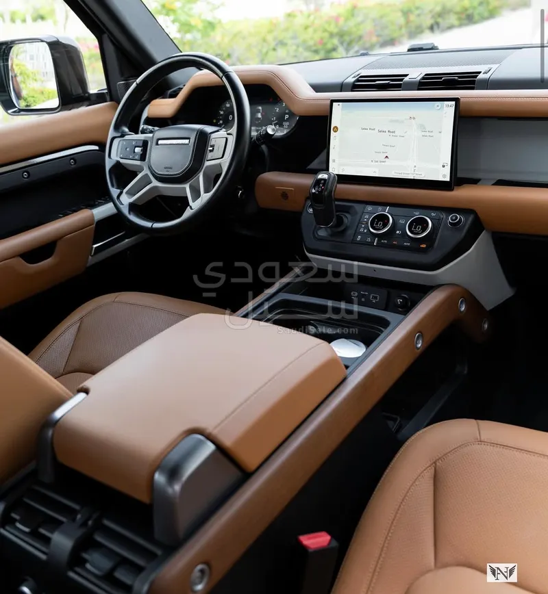 2023 لاند روفر ديفيندر اتش اس اي