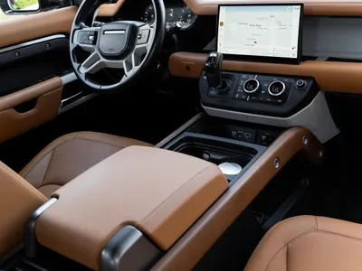 2023 لاند روفر ديفيندر اتش اس اي