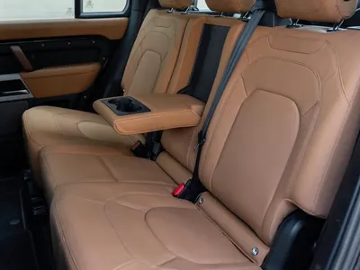 2023 لاند روفر ديفيندر اتش اس اي