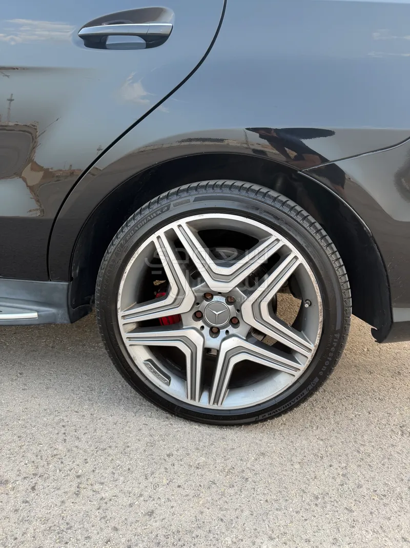 2015 مرسيدس - بنز إم إل 63 أي إم جي