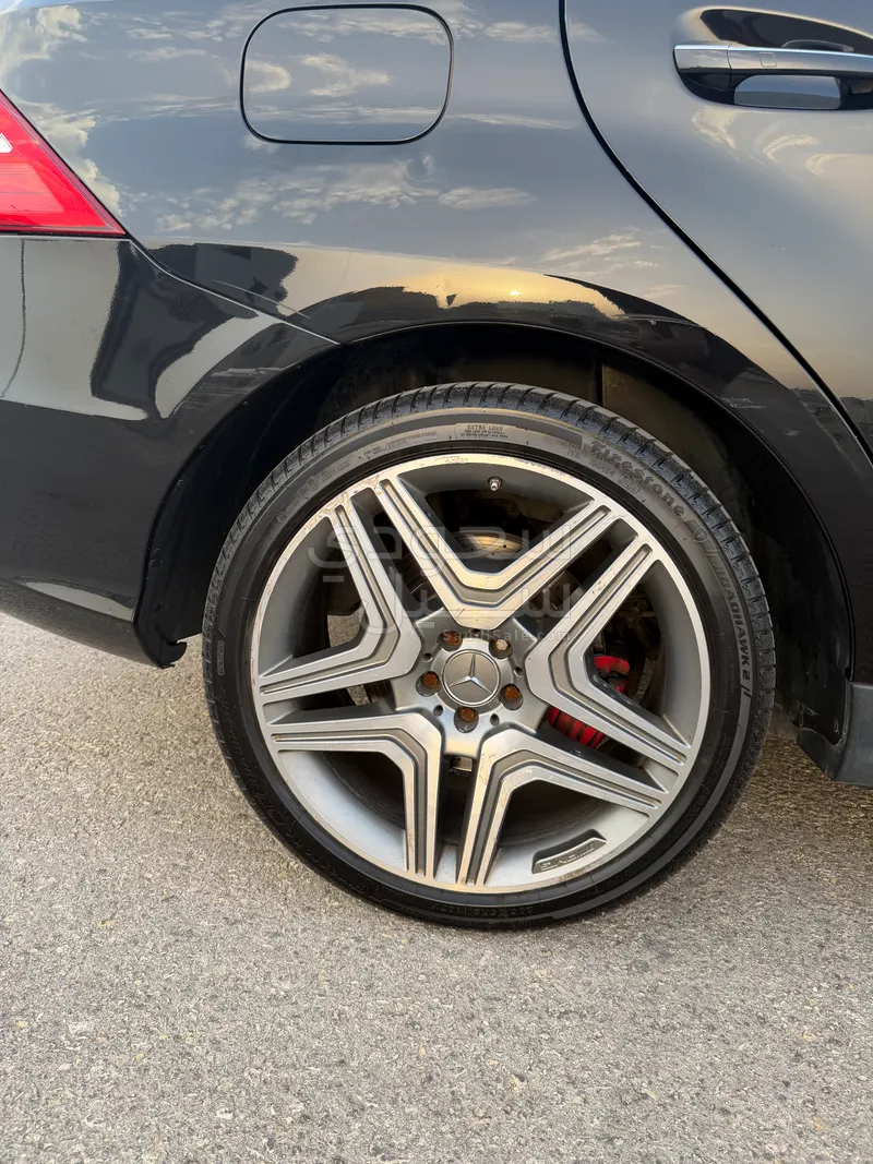 2015 مرسيدس - بنز إم إل 63 أي إم جي