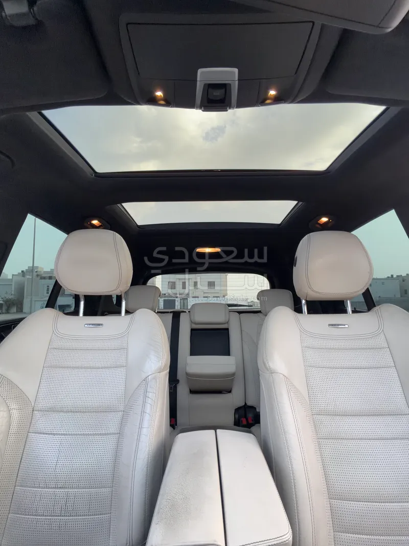 2015 مرسيدس - بنز إم إل 63 أي إم جي