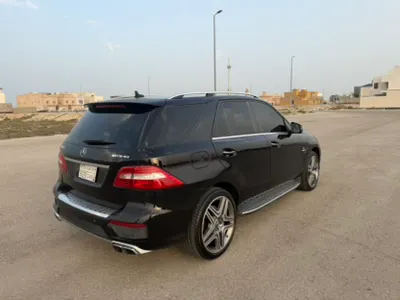 2015 مرسيدس - بنز إم إل 63 أي إم جي