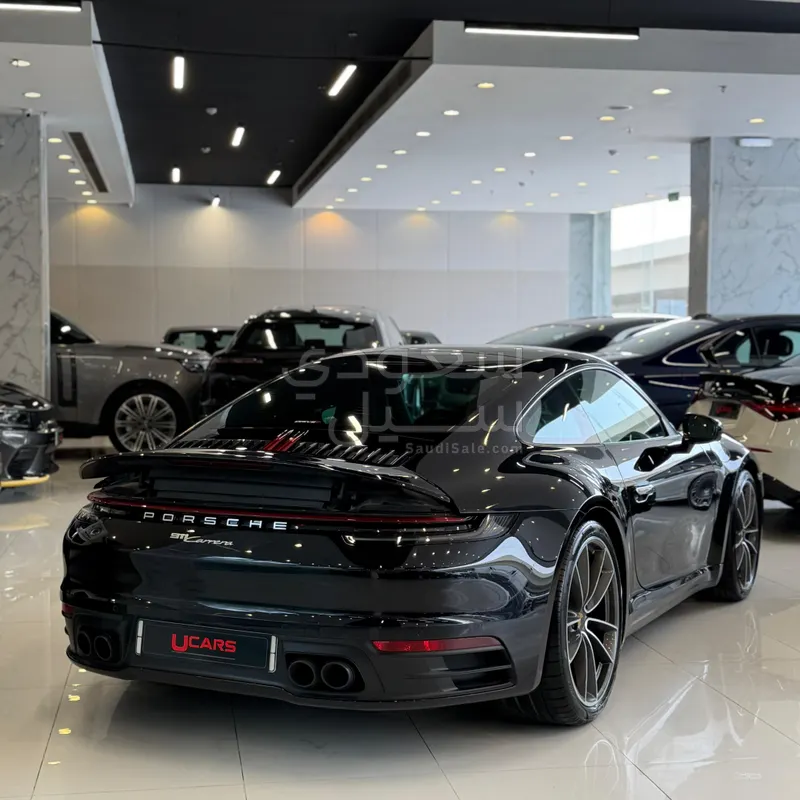 2021 بورش 911 كاريرا
