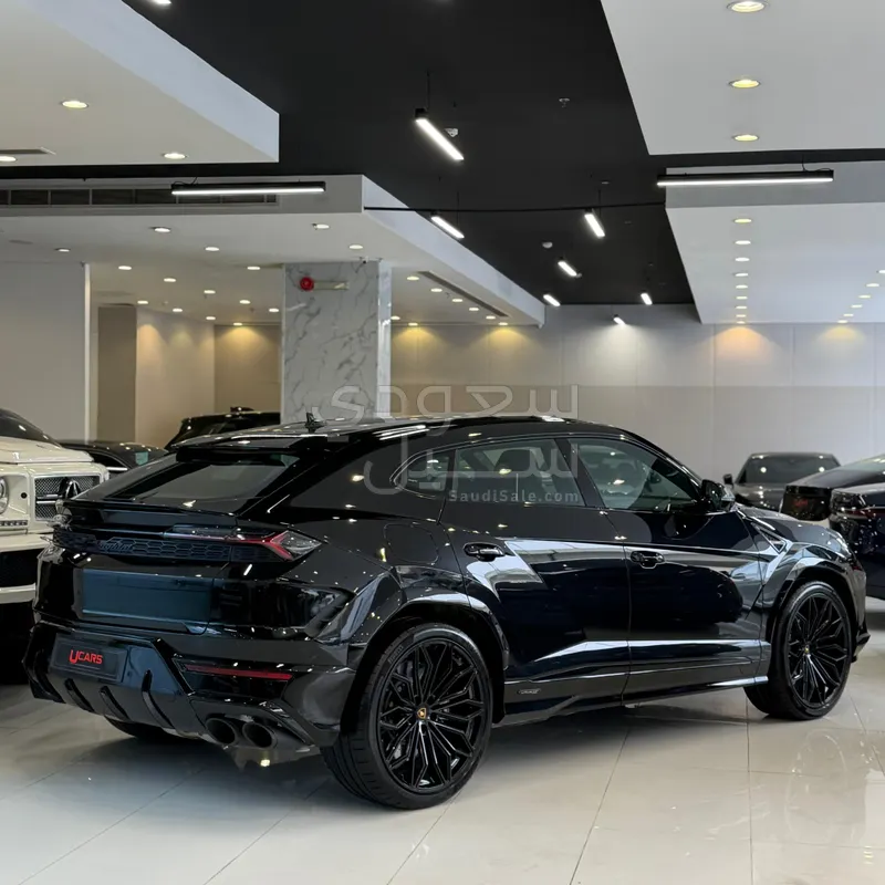 2025 لمبرجيني اوروس