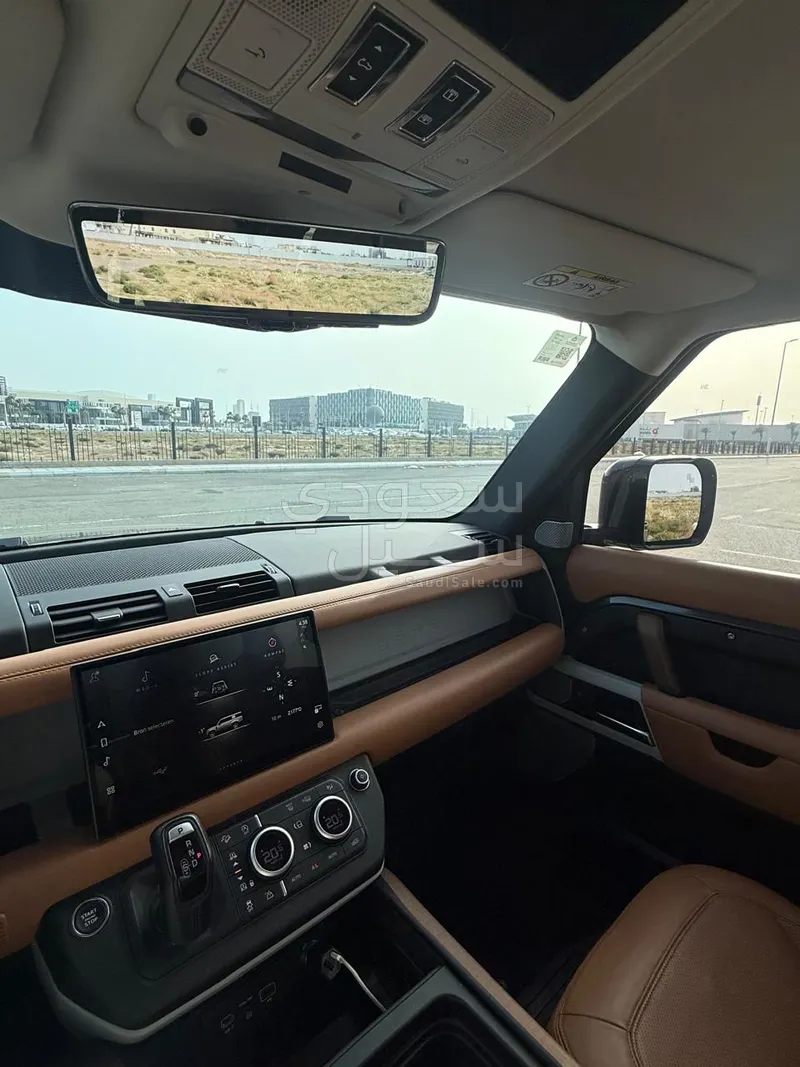 2023 لاند روفر ديفيندر 130