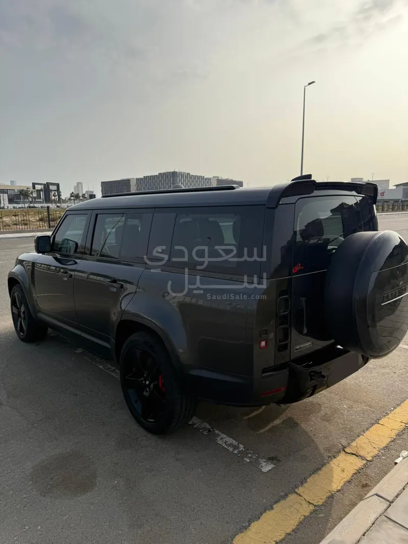 2023 لاند روفر ديفيندر 130