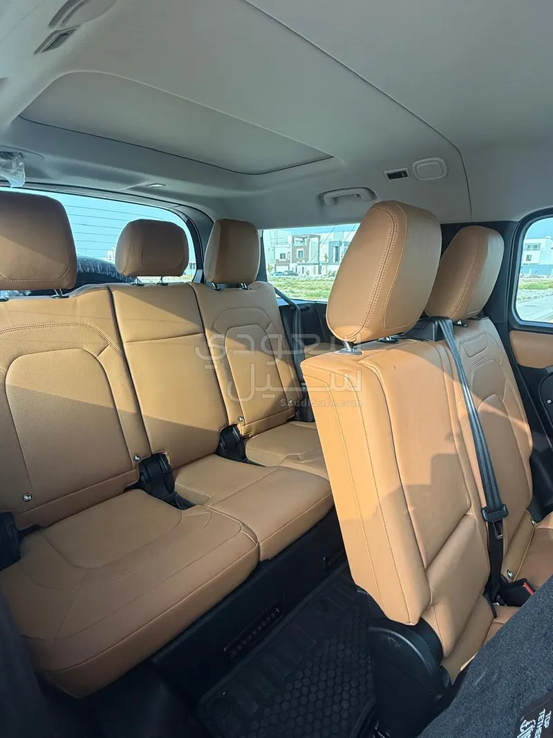 2023 لاند روفر ديفيندر 130