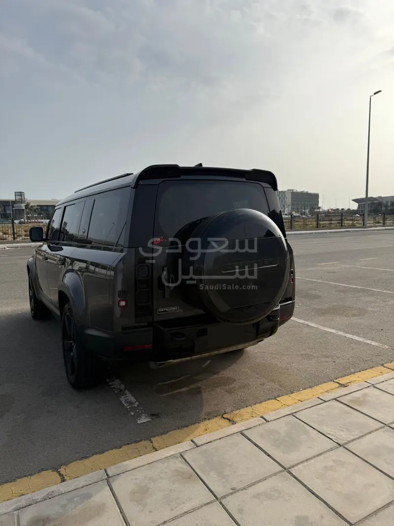 2023 لاند روفر ديفيندر 130