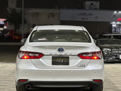 2023 تويوتا كامري جي ال اي