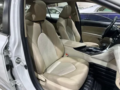 2023 تويوتا كامري جي ال اي