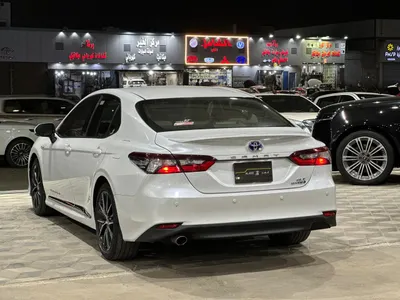 2023 تويوتا كامري جي ال اي