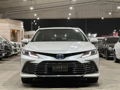 2023 تويوتا كامري جي ال اي