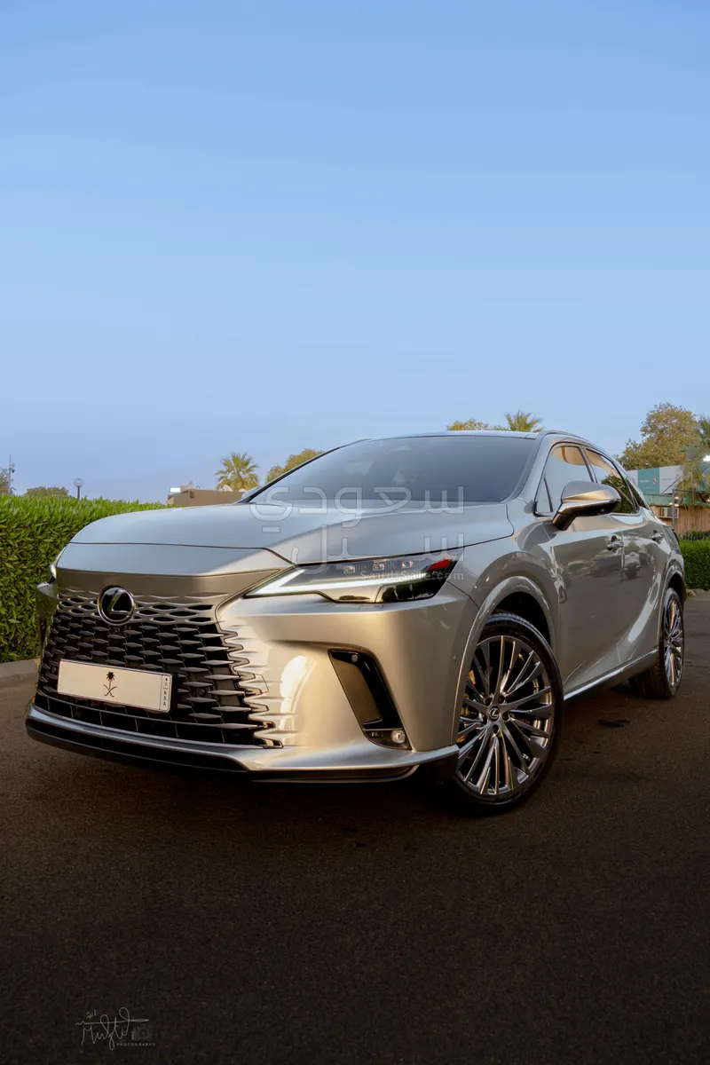 2024 لكزس أر إكس 350
