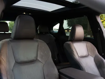 2024 لكزس أر إكس 350