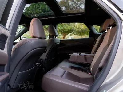 2024 لكزس أر إكس 350