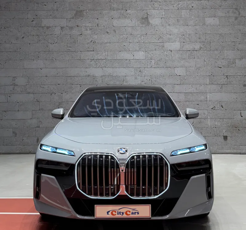 2023 بي ام دبليو الفئة السابعة 735أي