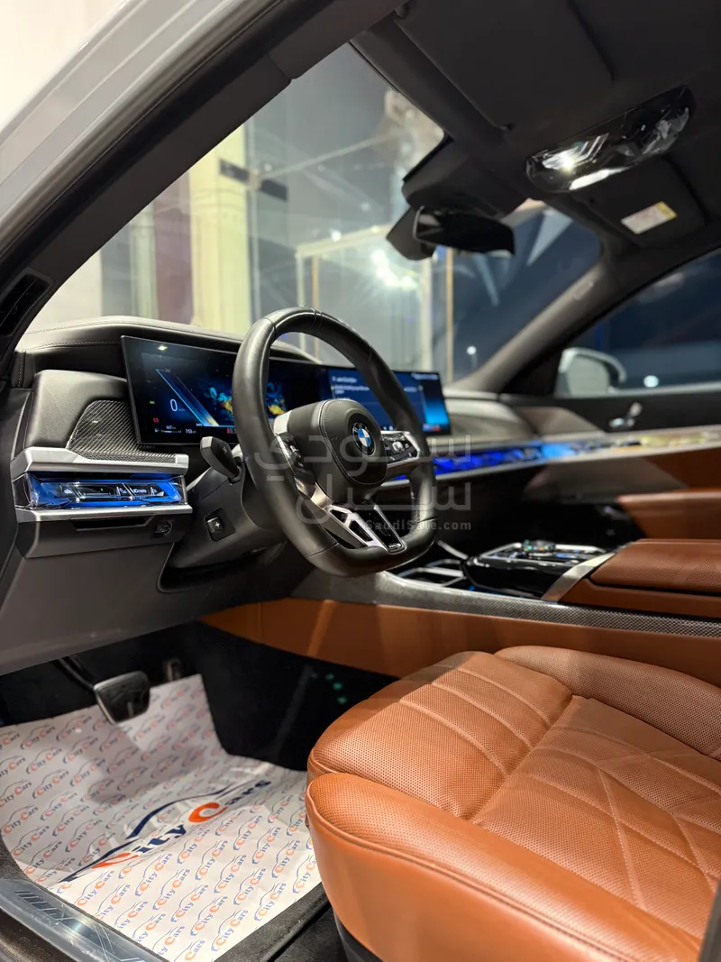 2023 بي ام دبليو الفئة السابعة 735أي