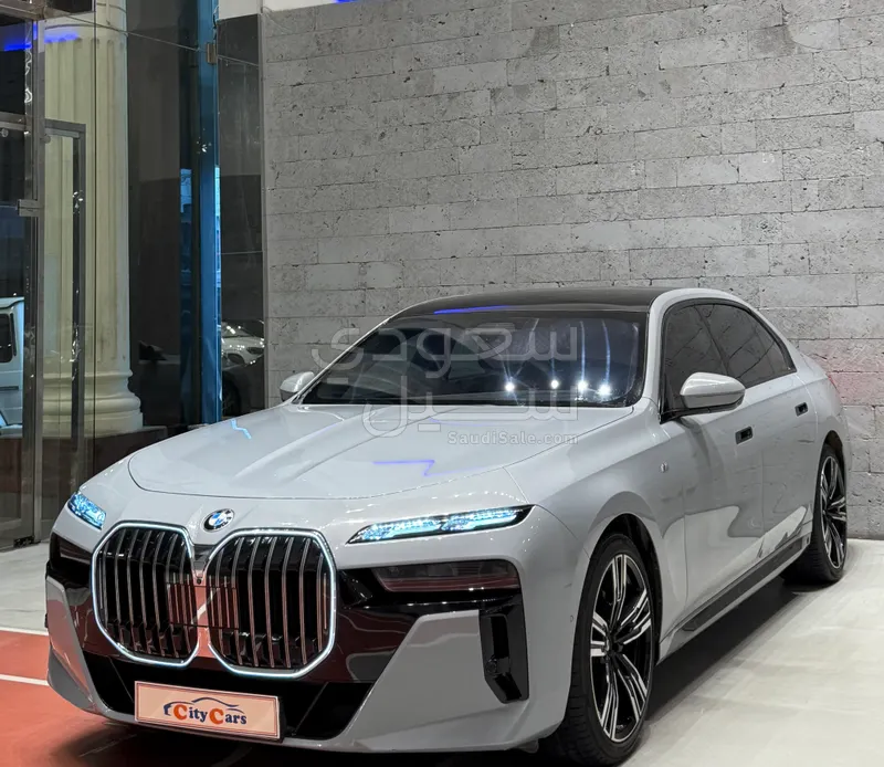 2023 بي ام دبليو الفئة السابعة 735أي