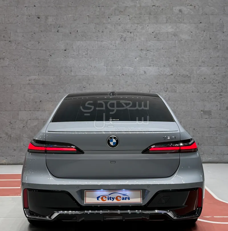 2023 بي ام دبليو الفئة السابعة 735أي