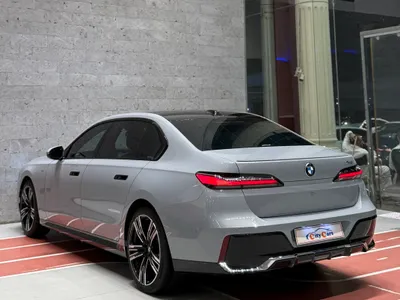 2023 بي ام دبليو الفئة السابعة 735أي