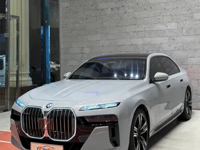 2023 بي ام دبليو الفئة السابعة 735أي