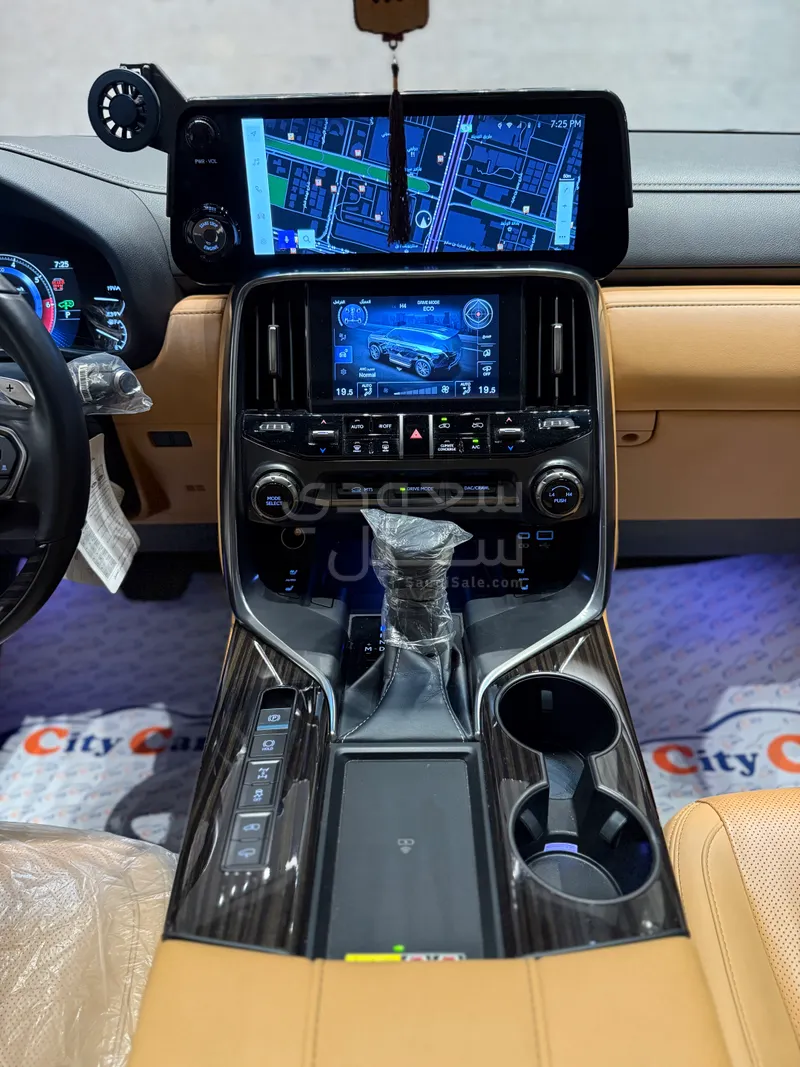 2024 لكزس إل إكس 600