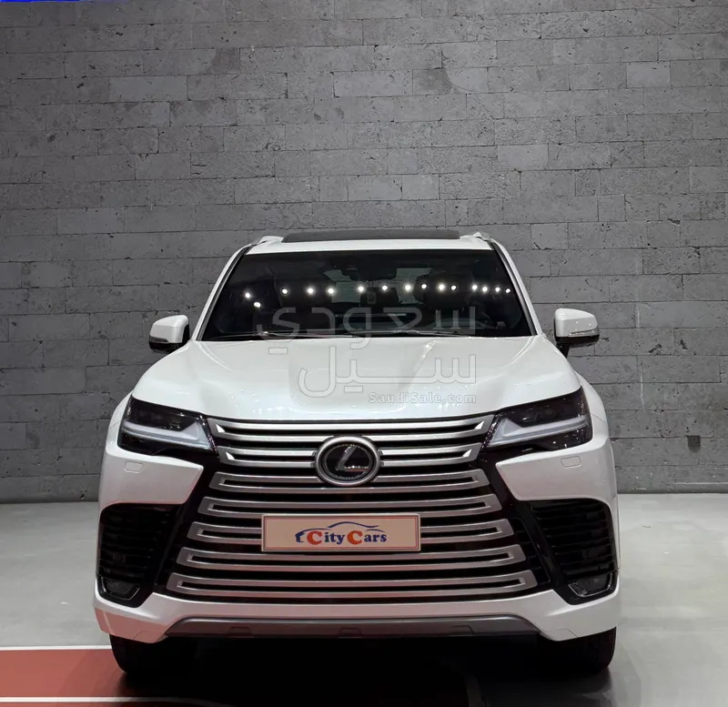 2024 لكزس إل إكس 600