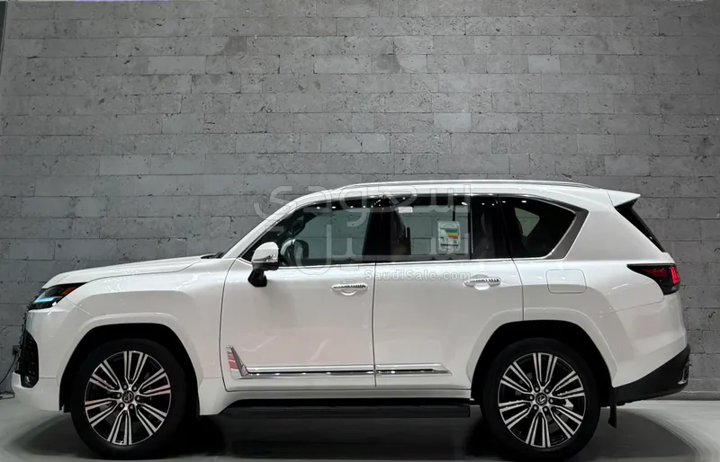 2024 لكزس إل إكس 600