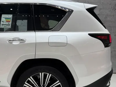 2024 لكزس إل إكس 600