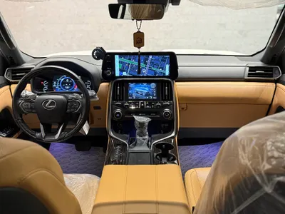 2024 لكزس إل إكس 600