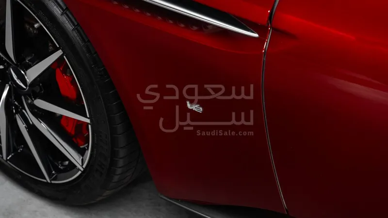2018 استون مارتن دي بي 11