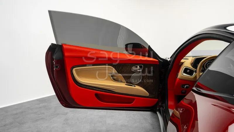 2018 استون مارتن دي بي 11