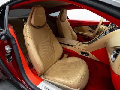 2018 استون مارتن دي بي 11