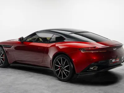 2018 استون مارتن دي بي 11