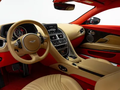 2018 استون مارتن دي بي 11