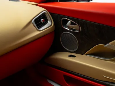 2018 استون مارتن دي بي 11