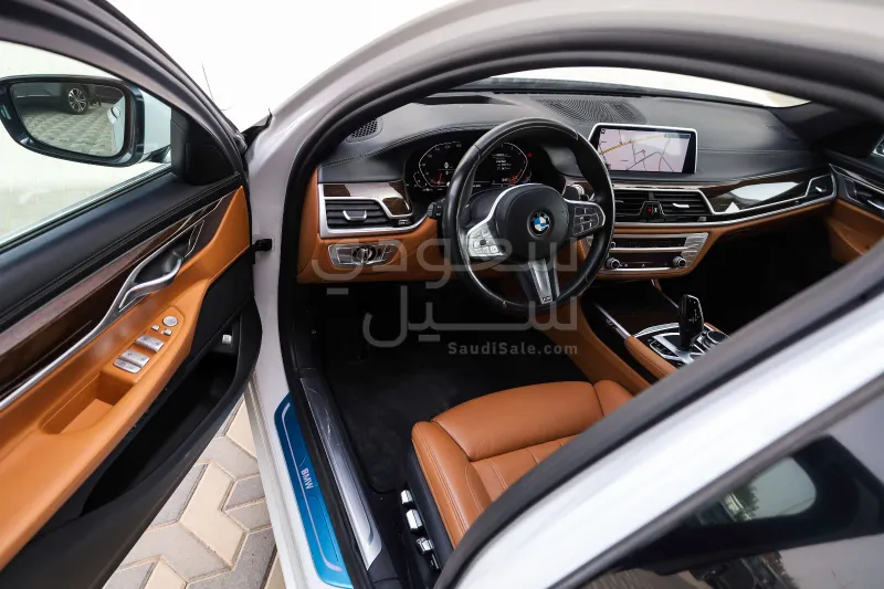 2020 بي ام دبليو الفئة السابعة 730 إل أي