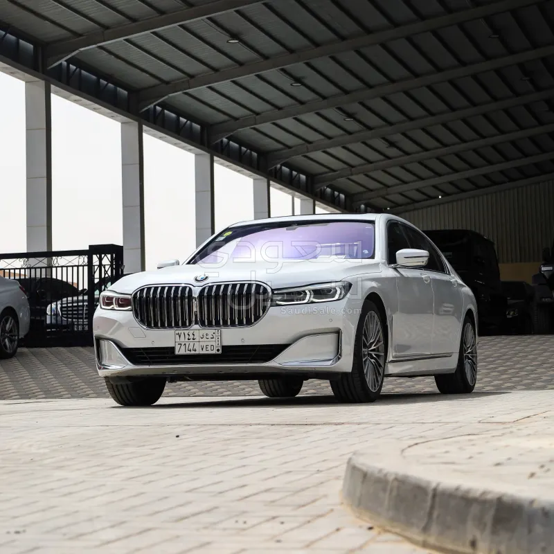 2020 بي ام دبليو الفئة السابعة 730 إل أي