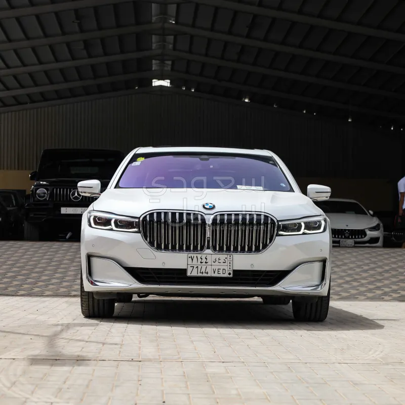 2020 بي ام دبليو الفئة السابعة 730 إل أي