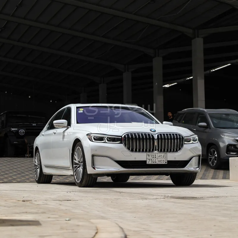 2020 بي ام دبليو الفئة السابعة 730 إل أي