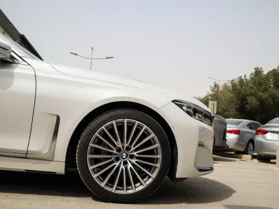 2020 بي ام دبليو الفئة السابعة 730 إل أي